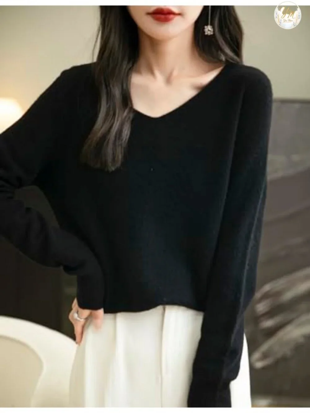 100% Merino Wool V-Neck Seamless Knit Sweater Long Sleeve Pullover